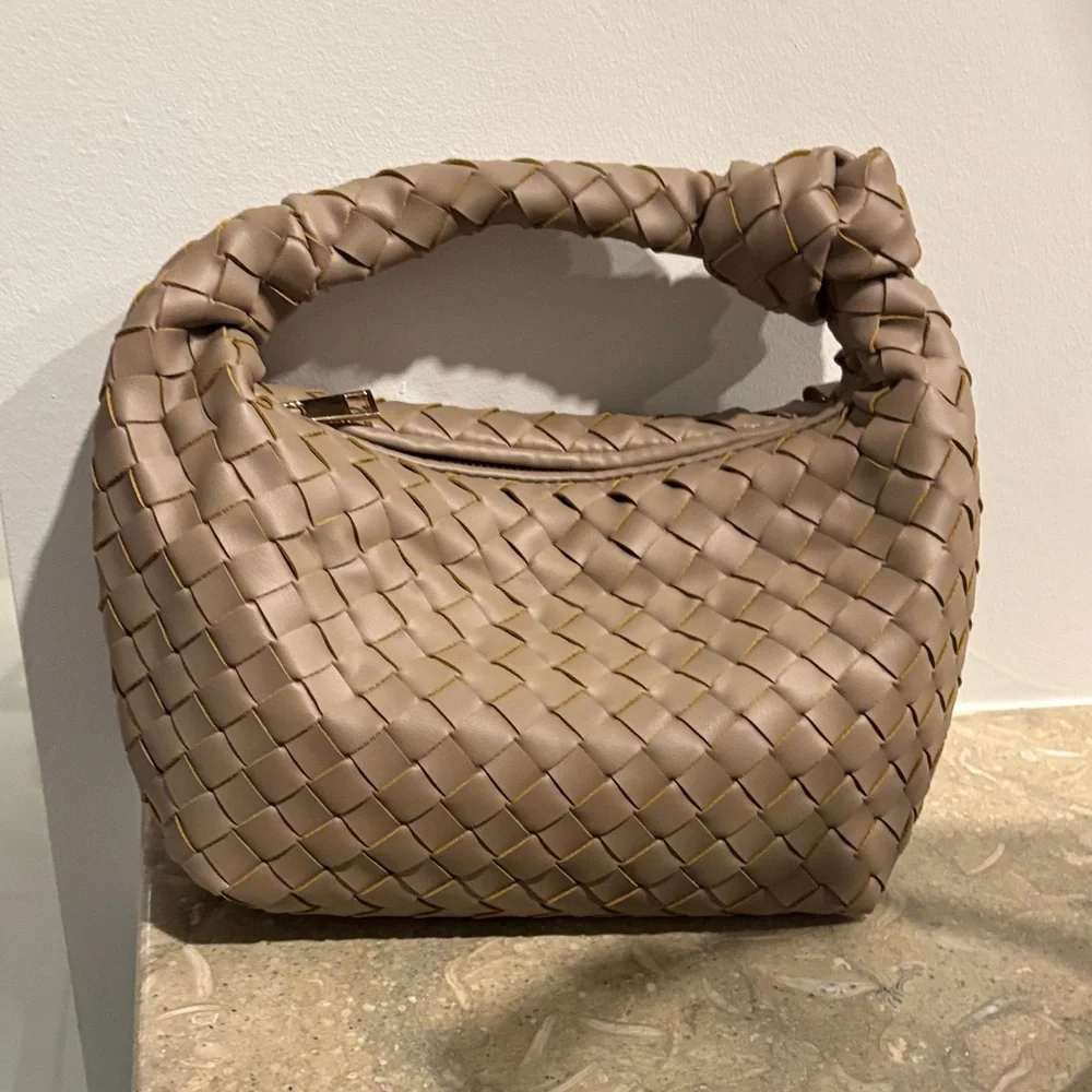 Elegant Tan Woven Handbag